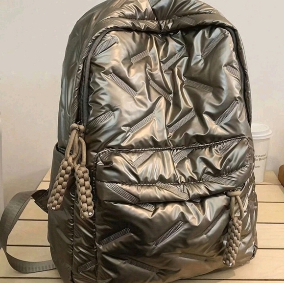 Waterproof Women’s Backpack – Lightweight & Stylish‎ for School, Work, or Travel - Picture 2 of 3